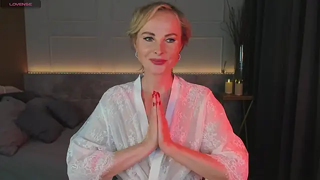 Snapshot of Sandra_Kind chatting on 03-09-25, 05:22 Sandra Kind online show from 03-09-25, 05:22