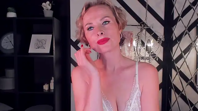 Snapshot of Sandra_Kind chatting on 03-18-25, 11:41 Sandra Kind online show from 03-18-25, 11:41