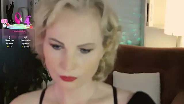 Snapshot of Sandra_Kind chatting on 09-30-25, 05:34 Sandra Kind online show from 09-30-25, 05:34