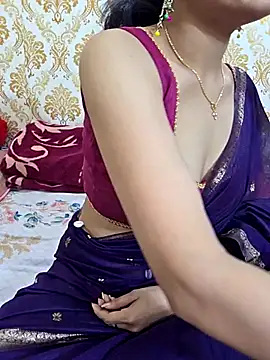 Snapshot of RealcoupleP chatting on 09-15-25, 05:13 RealcoupleP online show from 09-15-25, 05:13
