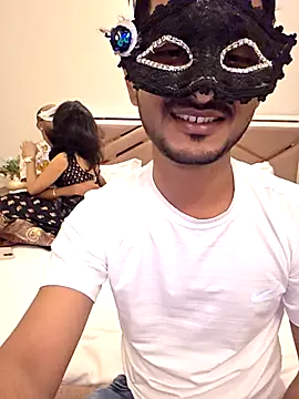 Snapshot of RealcoupleP chatting on 09-25-25, 06:11 RealcoupleP online show from 09-25-25, 06:11
