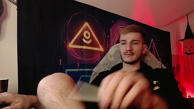 yoyoboy988 online show from 11-18-25, 06:23