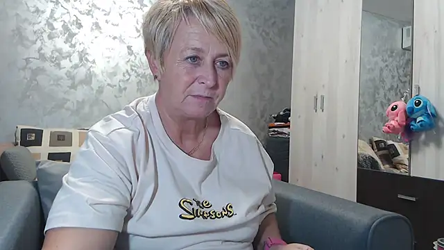 RosesandLillies online show from 10-15-25, 04:07