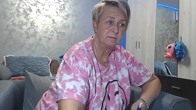 RosesandLillies online show from 11-29-25, 05:49