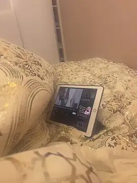 Snapshot of Santa-Jory chatting on 02-19-25, 10:42 Santa-Jory online show from 02-19-25, 10:42