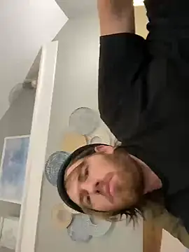 Snapshot of Explosive_andyy chatting on 10-28-25, 11:25 Explosive andyy online show from 10-28-25, 11:25