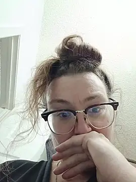 HTXBELLE online show from 11-04-25, 04:33