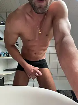 Snapshot of Nita69 chatting on 03-14-25, 04:09 Nita69 online show from 03-14-25, 04:09