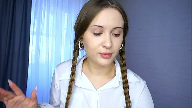 QuennaCoote online show from 02-05-26, 07:13