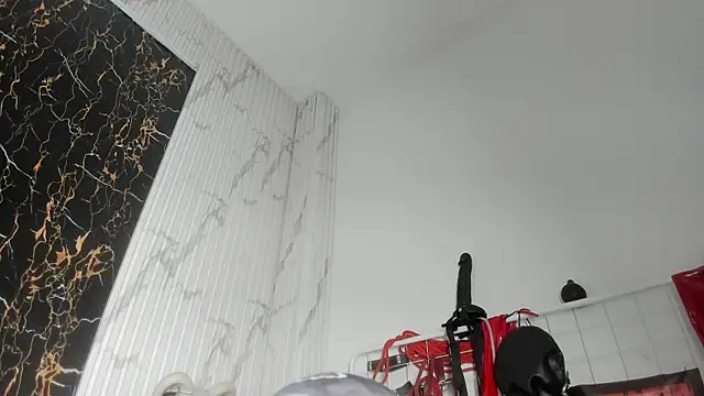 Guxplo  online show from 02-25-26, 02:48