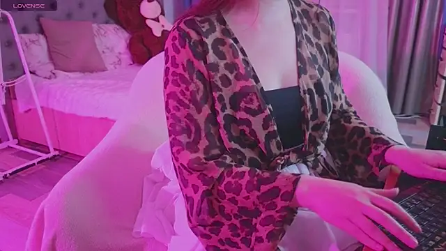 Snapshot of baby_debbie chatting on 10-10-25, 09:03 baby debbie online show from 10-10-25, 09:03