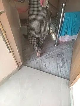 Snapshot of indian_couple4 chatting on 11-23-25, 03:28 indian couple4 online show from 11-23-25, 03:28