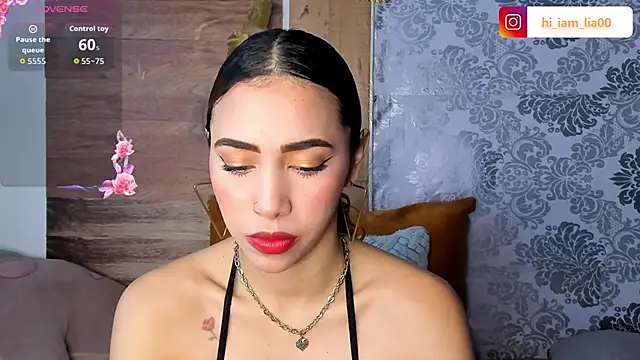 LiaHansson online show from 12-20-25, 04:47