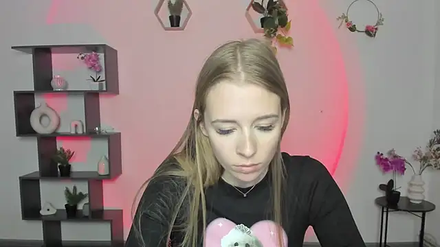 AnnNorriss online show from 03-18-25, 04:48
