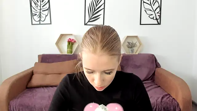 AnnNorriss online show from 03-21-25, 02:18