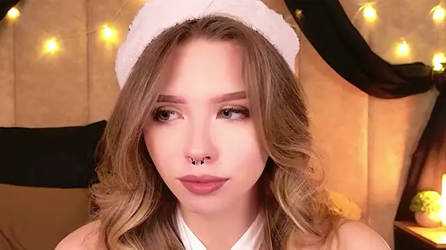 Sierra Fane online show from 12-22-25, 10:45