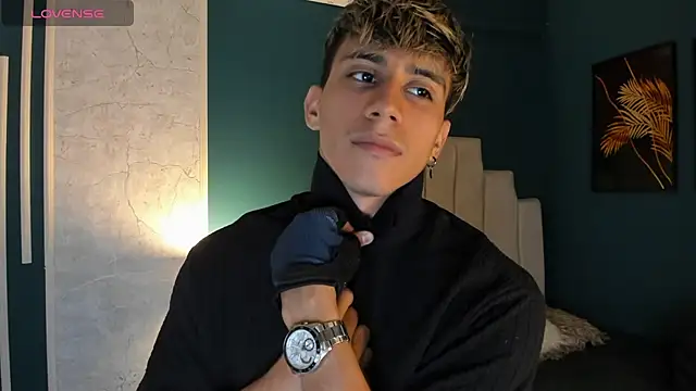 Snapshot of Allex_Cano chatting on 03-03-25, 03:08 Allex Cano online show from 03-03-25, 03:08