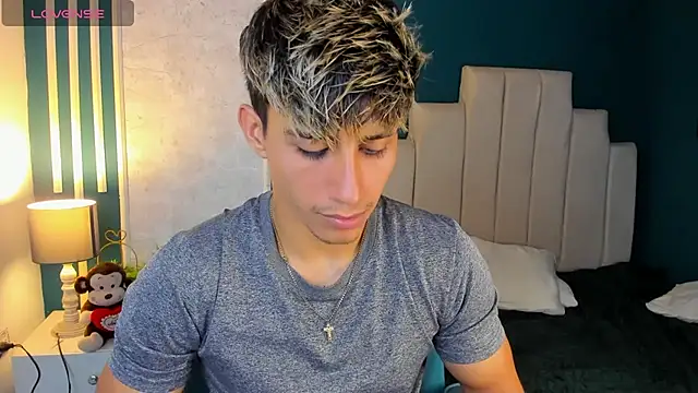 Snapshot of Allex_Cano chatting on 03-15-25, 03:29 Allex Cano online show from 03-15-25, 03:29