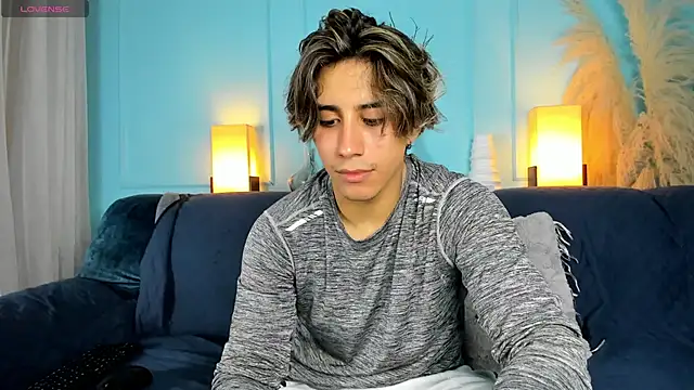 Snapshot of Allex_Cano chatting on 09-13-25, 01:33 Allex Cano online show from 09-13-25, 01:33