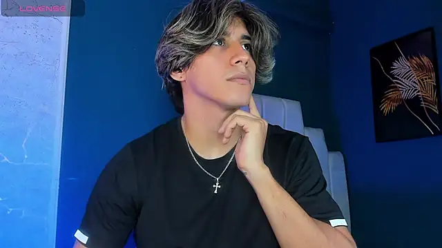 Snapshot of Allex_Cano chatting on 10-09-25, 02:53 Allex Cano online show from 10-09-25, 02:53