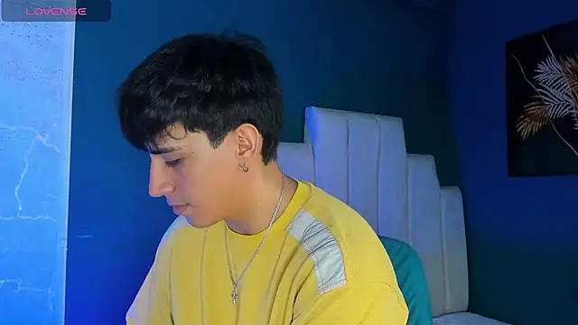 Snapshot of Allex_Cano chatting on 10-12-25, 07:13 Allex Cano online show from 10-12-25, 07:13