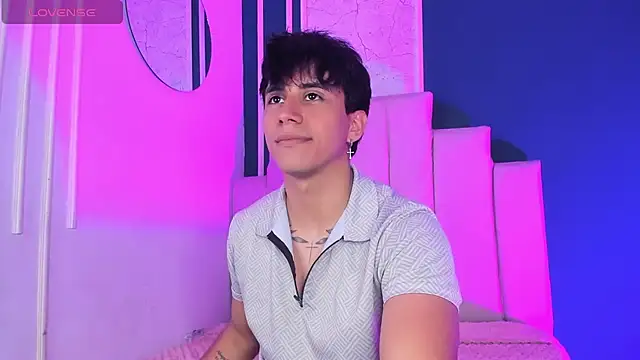 Snapshot of Allex_Cano chatting on 11-08-25, 03:39 Allex Cano online show from 11-08-25, 03:39