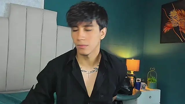 Snapshot of Allex_Cano chatting on 11-18-25, 11:03 Allex Cano online show from 11-18-25, 11:03