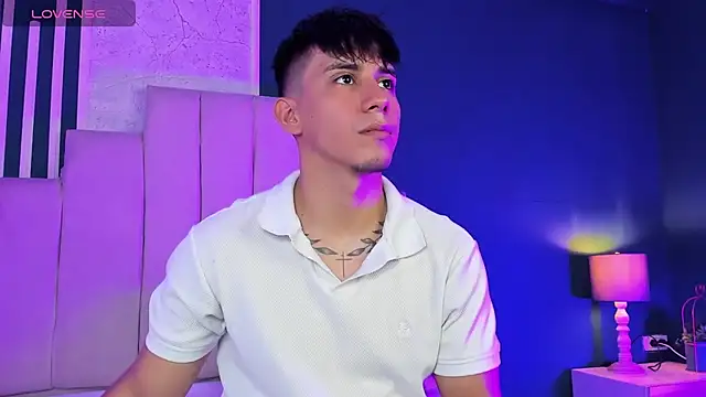 Snapshot of Allex_Cano chatting on 11-23-25, 06:19 Allex Cano online show from 11-23-25, 06:19