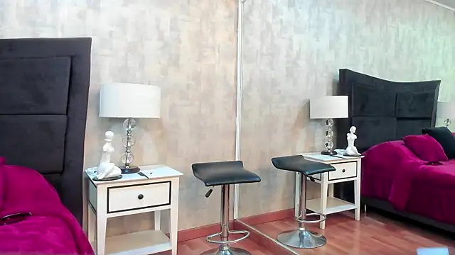 NahomyCarther online show from 04-04-26, 10:29