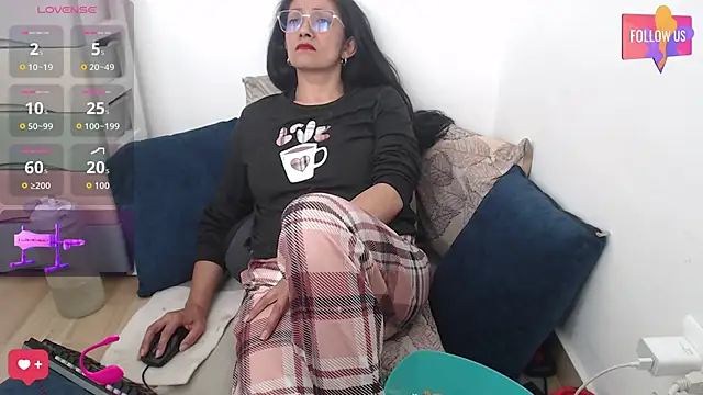 Snapshot of Sexyqueen_mature_ chatting on 11-13-25, 05:56 Sexyqueen mature online show from 11-13-25, 05:56