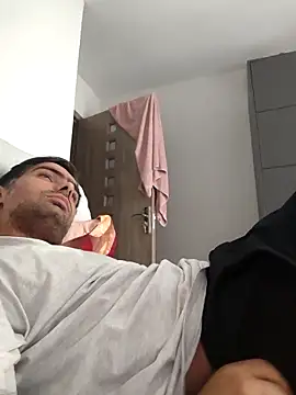 Snapshot of andreiiiii2025 chatting on 10-08-25, 08:45 andreiiiii2025 online show from 10-08-25, 08:45