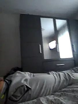 Snapshot of andreiiiii2025 chatting on 11-05-25, 02:17 andreiiiii2025 online show from 11-05-25, 02:17