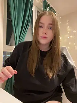 Snapshot of Milana_mil chatting on 02-19-25, 07:38 Milana mil online show from 02-19-25, 07:38