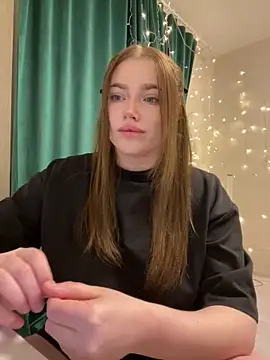 Snapshot of Milana_mil chatting on 02-20-25, 08:36 Milana mil online show from 02-20-25, 08:36