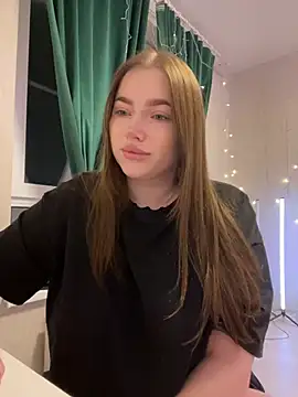 Snapshot of Milana_mil chatting on 02-28-25, 08:50 Milana mil online show from 02-28-25, 08:50