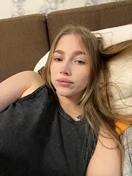 Snapshot of Milana_mil chatting on 09-14-25, 10:03 Milana mil online show from 09-14-25, 10:03