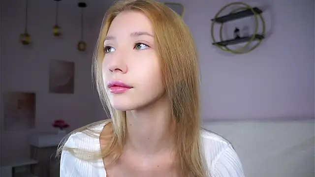 SunnivaCovil online show from 11-03-25, 01:34