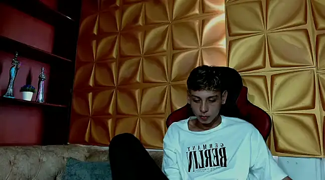 Snapshot of Noahoconor chatting on 02-27-25, 10:42 Noahoconor online show from 02-27-25, 10:42