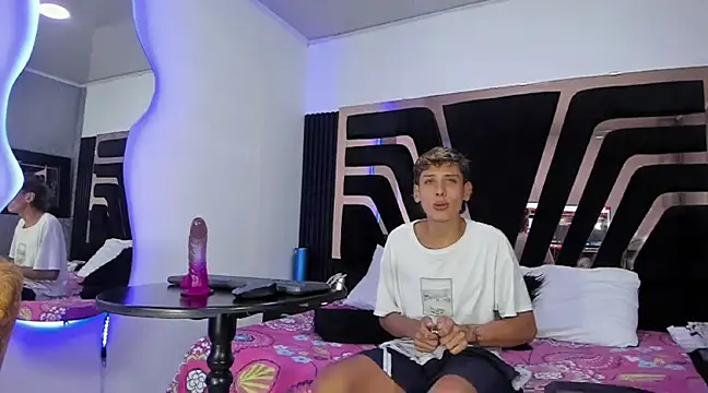 Snapshot of Noahoconor chatting on 03-05-25, 02:57 Noahoconor online show from 03-05-25, 02:57