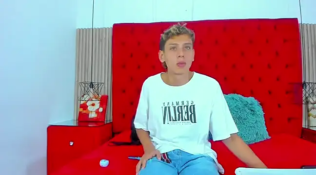 Snapshot of Noahoconor chatting on 03-06-25, 07:54 Noahoconor online show from 03-06-25, 07:54