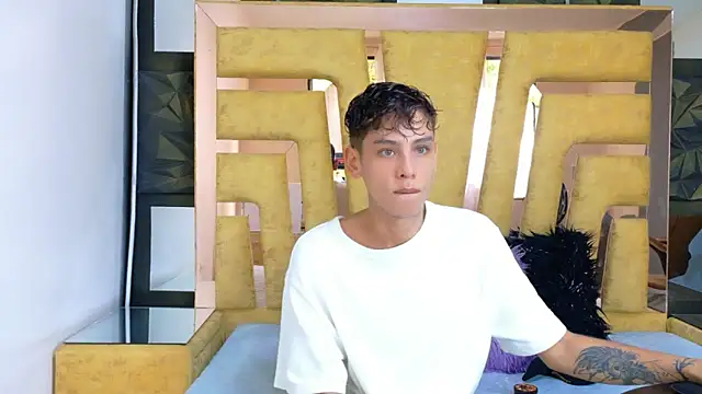 Snapshot of Noahoconor chatting on 09-16-25, 05:03 Noahoconor online show from 09-16-25, 05:03