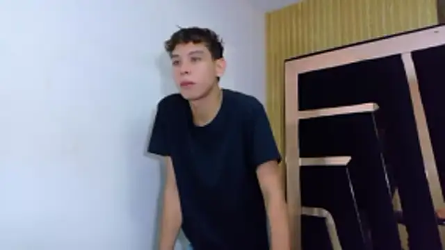 Snapshot of Noahoconor chatting on 10-22-25, 01:00 Noahoconor online show from 10-22-25, 01:00