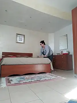 Snapshot of Dolcecurvy chatting on 11-16-25, 11:27 Dolcecurvy online show from 11-16-25, 11:27