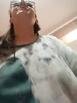 Snapshot of Dolcecurvy chatting on 12-15-25, 11:20 Dolcecurvy online show from 12-15-25, 11:20