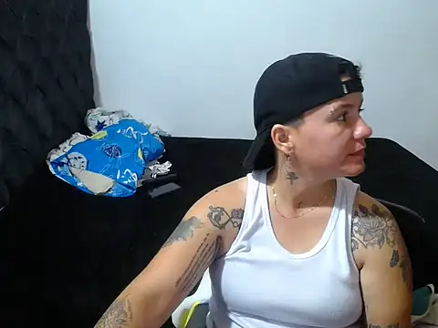Snapshot of maiite_wendy chatting on 10-15-25, 03:28 maiite wendy online show from 10-15-25, 03:28