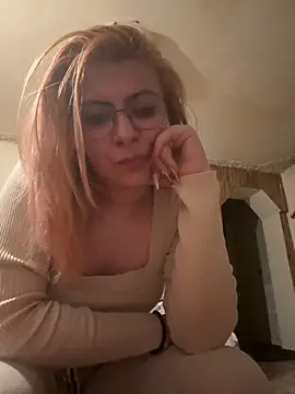 Snapshot of KittieHallo chatting on 02-28-25, 04:53 KittieHallo online show from 02-28-25, 04:53
