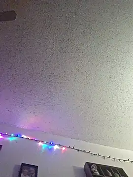 Smallone327 online show from 10-19-25, 04:46