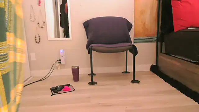 Snapshot of Queenanitadix chatting on 02-05-26, 09:30 Queenanitadix online show from 02-05-26, 09:30