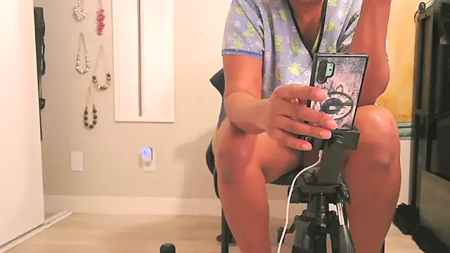 Snapshot of Queenanitadix chatting on 02-10-26, 08:02 Queenanitadix online show from 02-10-26, 08:02