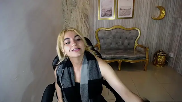 lili conor s online show from 03-01-25, 03:10